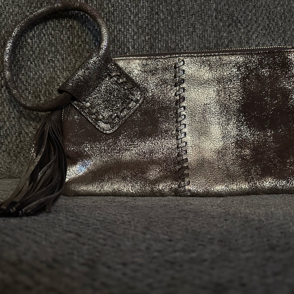 The Sak clutch